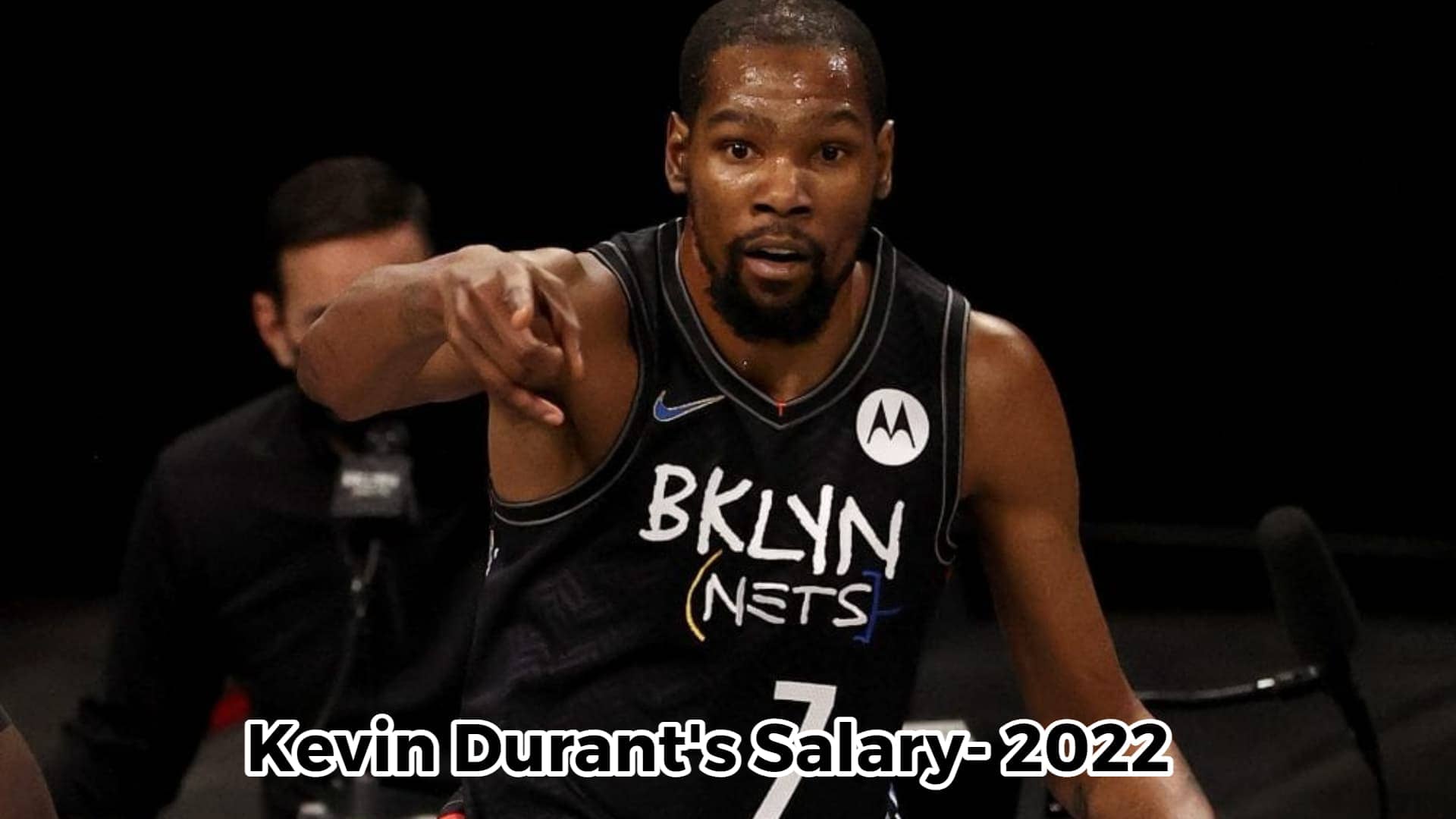How much does Kevin Durant make per game?