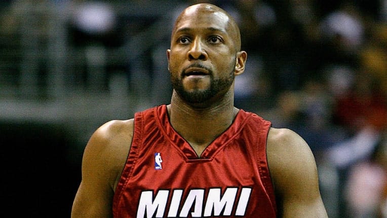 Alonzo Mourning (One Of The Best Miami Heat Players)  