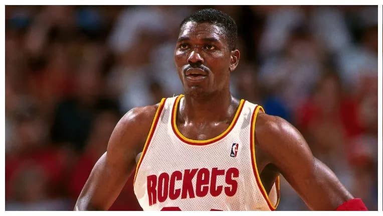 Hakeem Olajuwon: Top 10 Best NBA Defenders of All Time by Position: